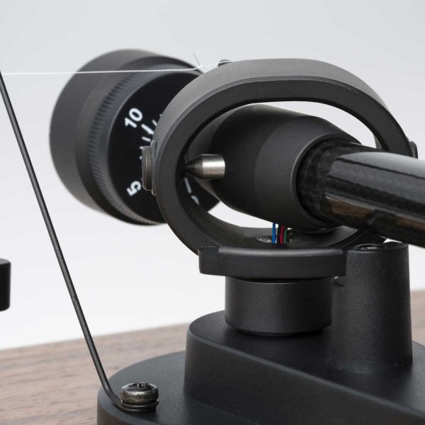 Pro-Ject Debut Carbon Classic Turntable with Ortofon 2M Red Cartridge - Image 9