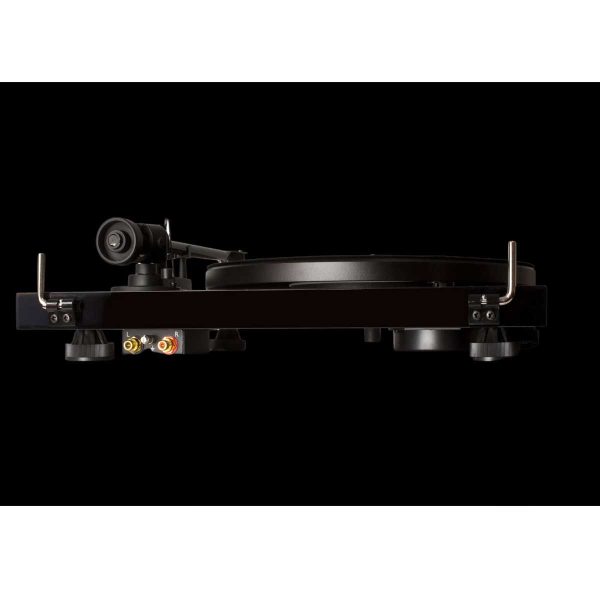 Pro-Ject Debut Carbon Classic Turntable with Ortofon 2M Red Cartridge - Rapallo