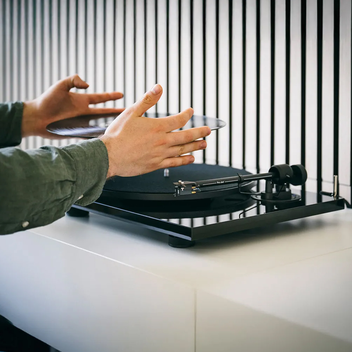 Pro-Ject E1.2 Turntable with Pick It MM E Cartridge - Rapallo