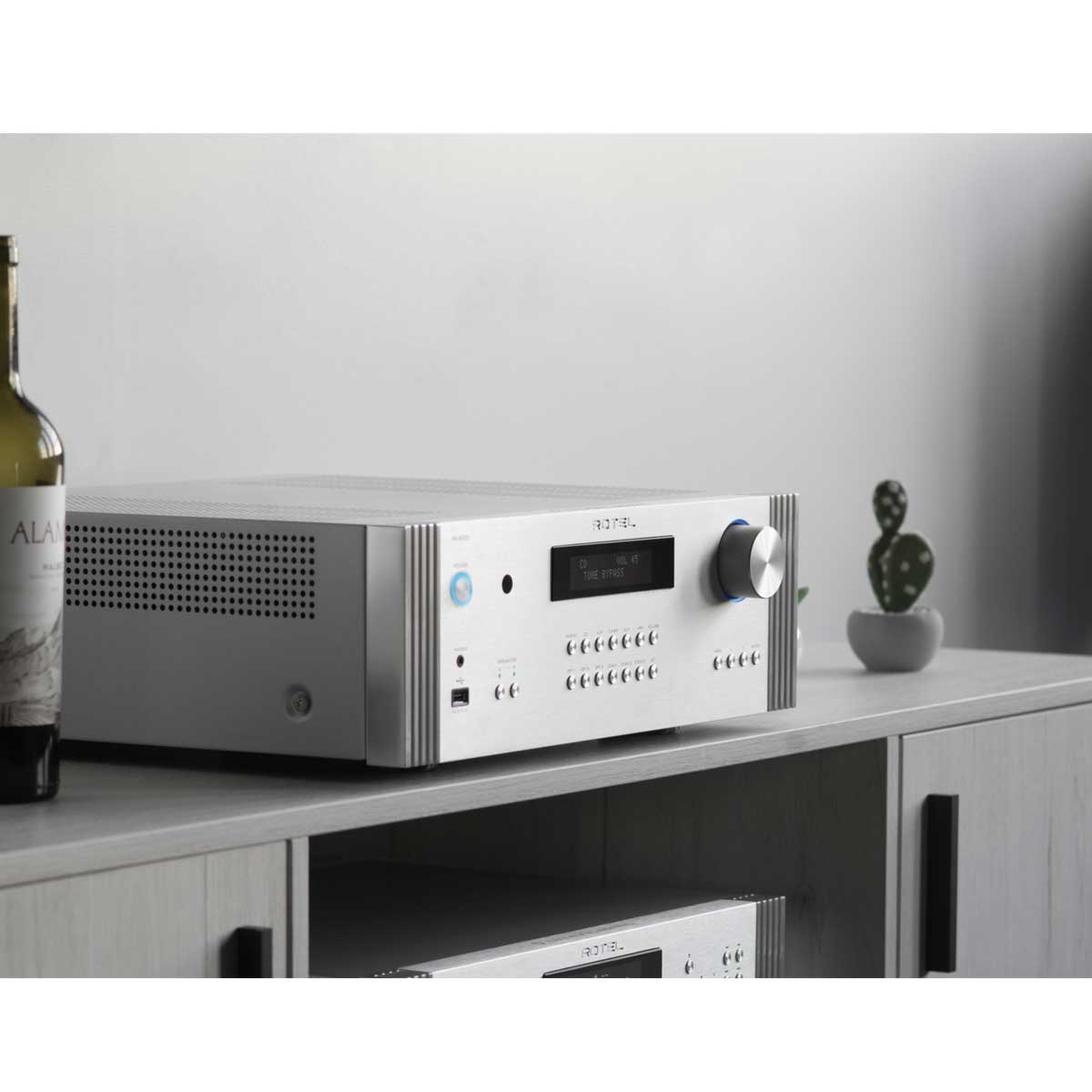 Rotel Diamond Series RA-6000 Integrated Amplifier - Rapallo