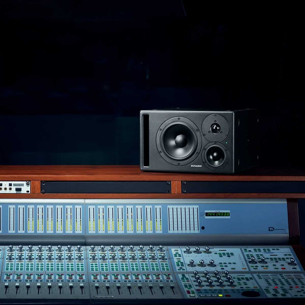 Dynaudio CORE 47 3-Way Monitor - Rapallo
