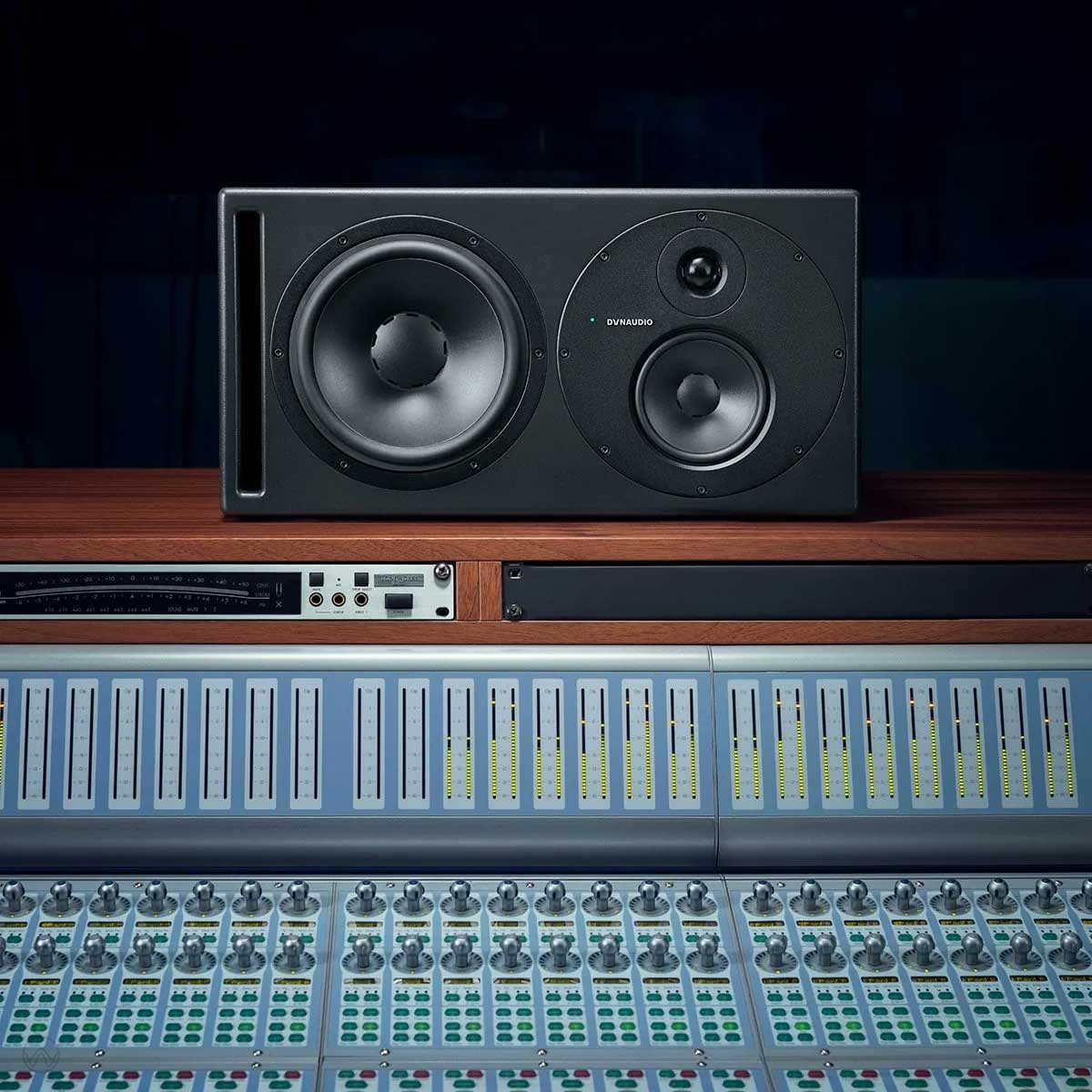 Dynaudio CORE 59 3-Way Monitor - Rapallo